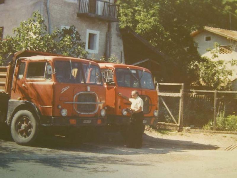 1980 übernahm Alfons mit seinen Söhnen das Unternehmen, ab sofort hieß der Betrieb Peer Alfons & Söhne OHG. Der Firmensitz war damals im Elternhaus in Penon.