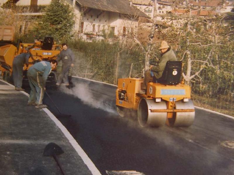 1986 Asfaltierungsarbeiten