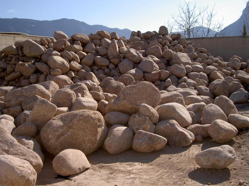 Natursteinmauern, Zyklopenmauern, bewehrte Erde und Betonmauern